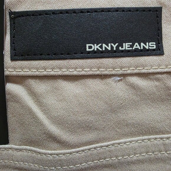 DKNY Jeans Denim Bermuda Mid Rise Cuffed Short Stretch Women's Size 8 Chino - Picture 6 of 11